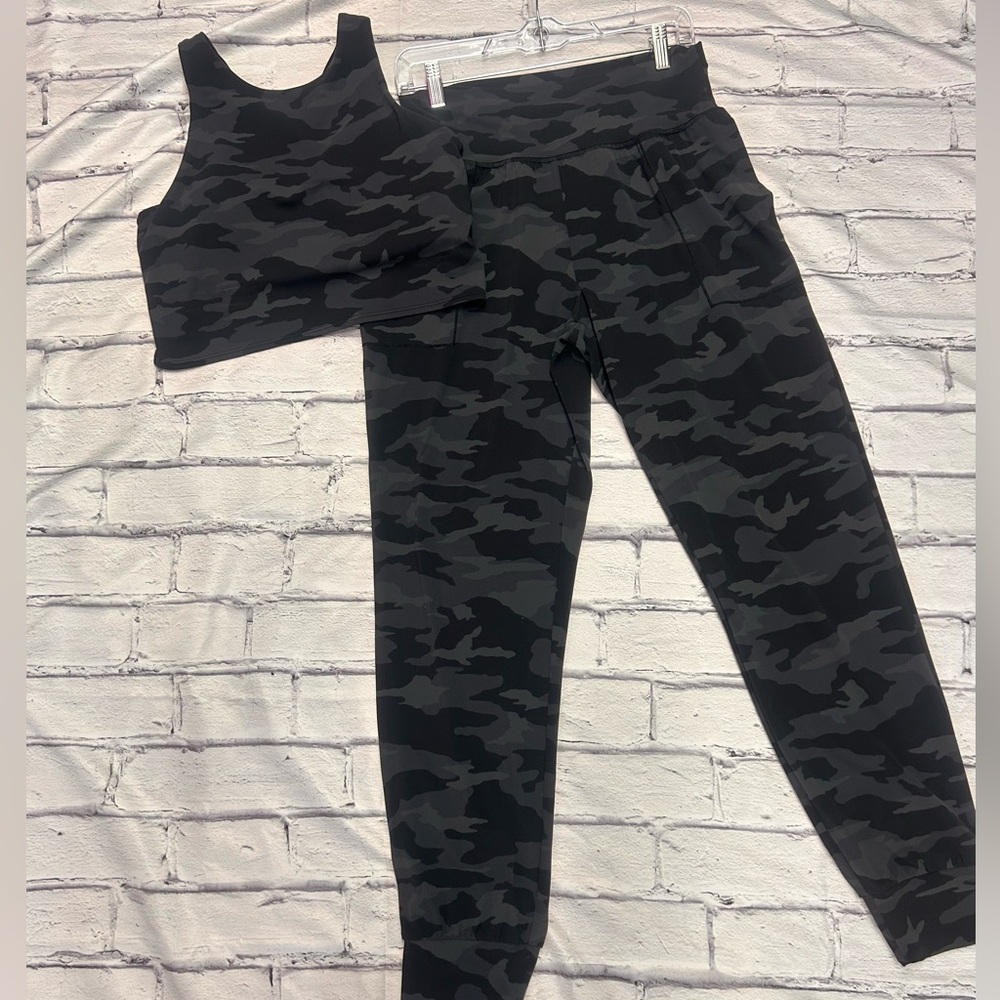 Black and Gray Camo Activewear Set